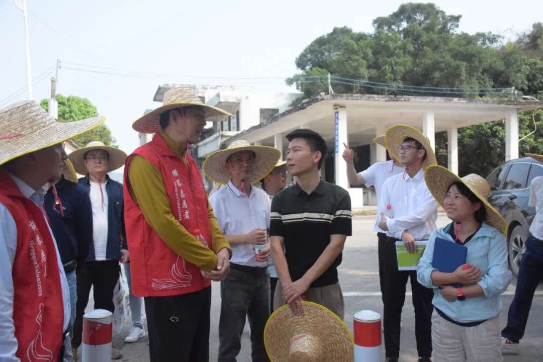 五楼自拍
党委组织下属党组织开展义务植树活动